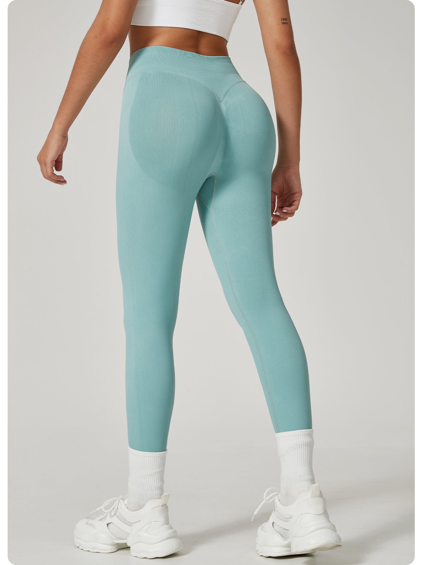 Khaki High-Waisted Butt Lift Yoga Pants for Women - Peach Hip Design, Full-Length Leggings, Workout and Fitness Activewear size M